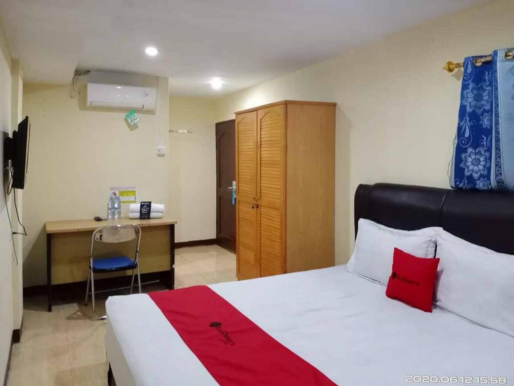 Reddoorz At Jalan Japaris Medan Otel Dış mekan fotoğraf